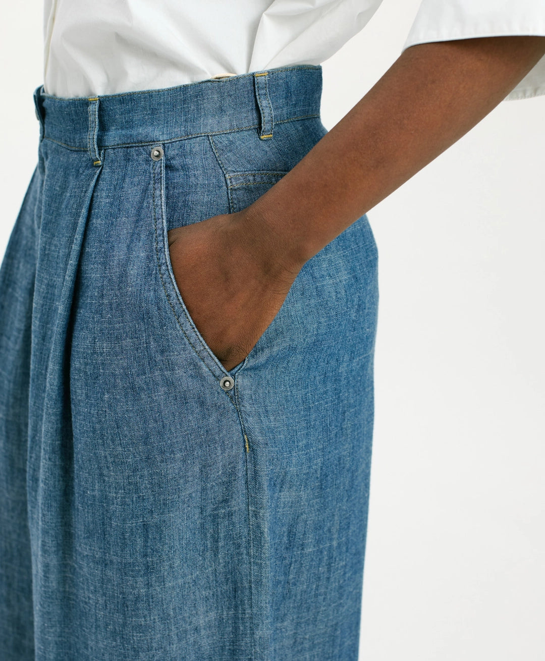 FUERTE PANTS IN STONEWASHED CHAMBRAY - BLUE JEANS
