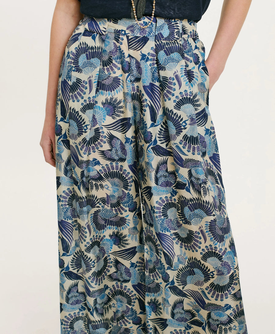 ASPEN PANTS IN PRINTED HABUTAI SILK - MULTICOLOR SKY BLUE