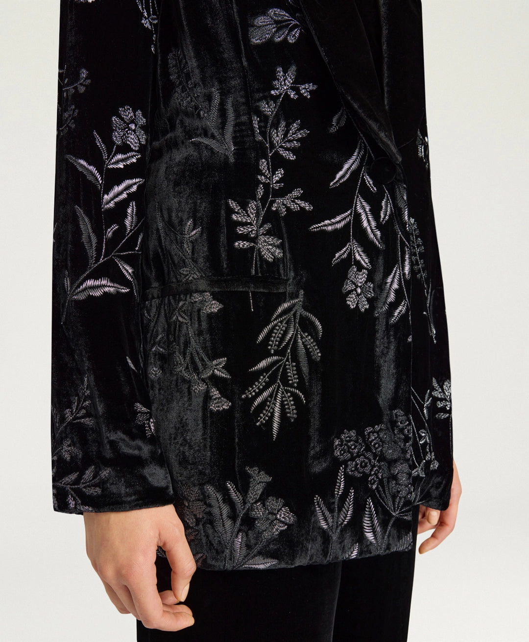 DAHLIA JACKET IN EMBROIDERED VELVET - BLACK