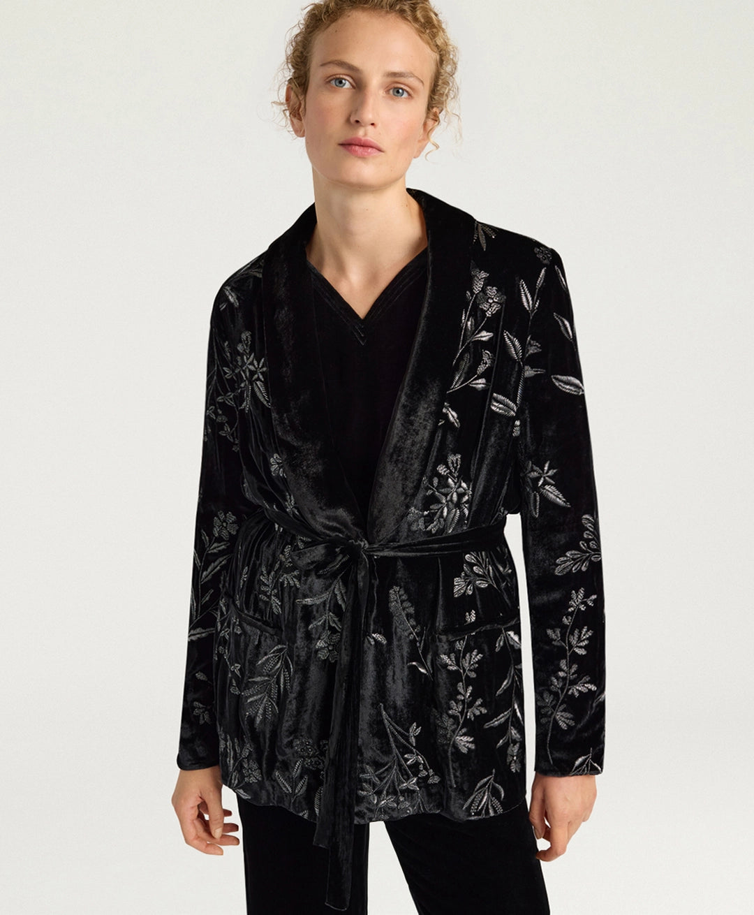 DAHLIA JACKET IN EMBROIDERED VELVET - BLACK