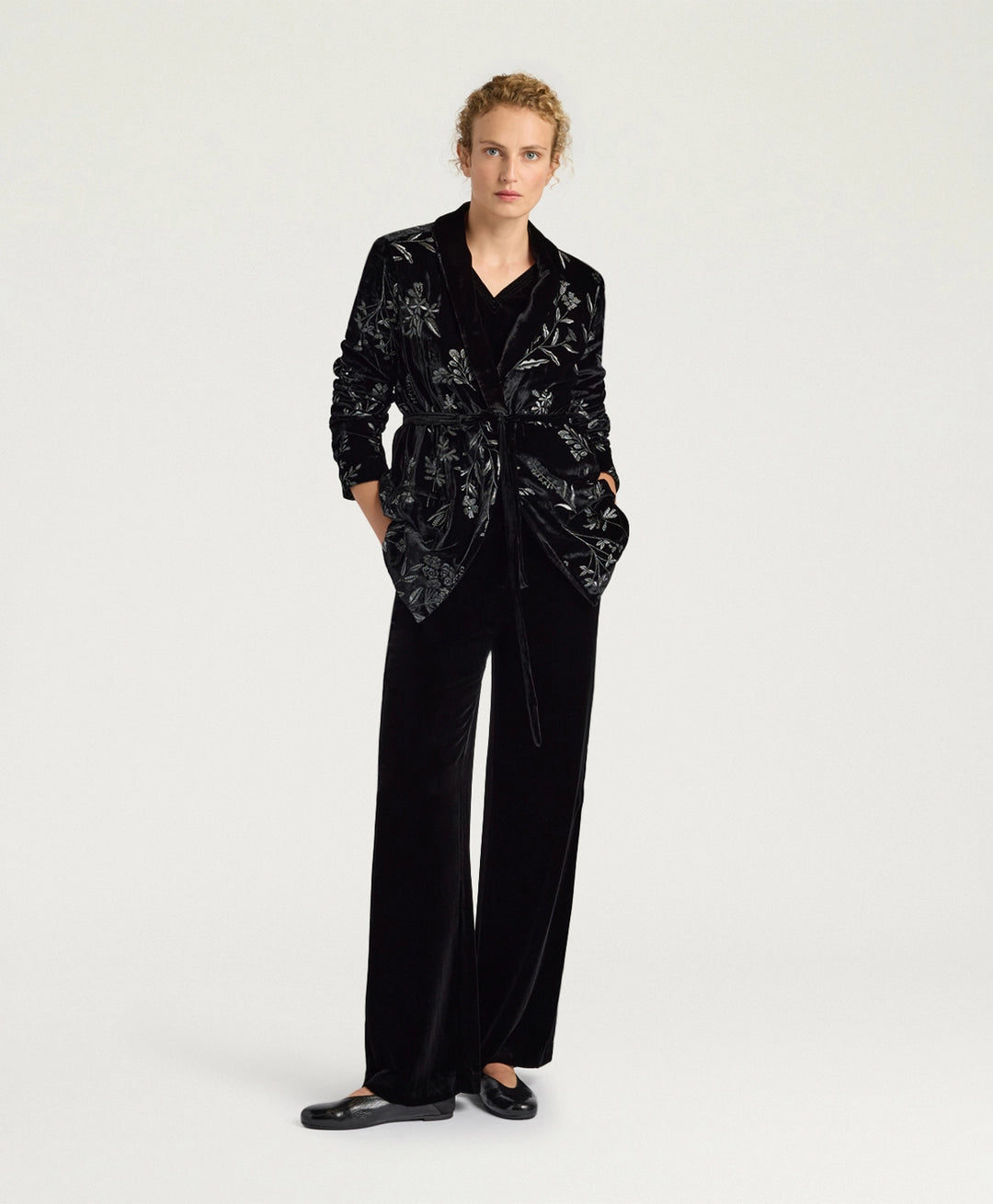 DAHLIA JACKET IN EMBROIDERED VELVET - BLACK