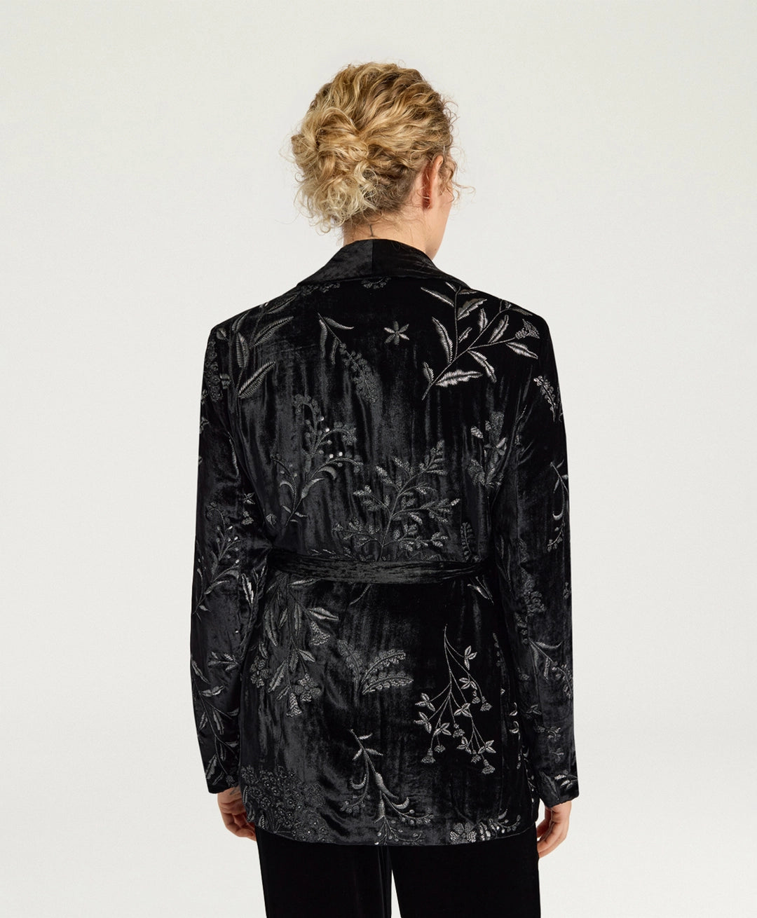DAHLIA JACKET IN EMBROIDERED VELVET - BLACK