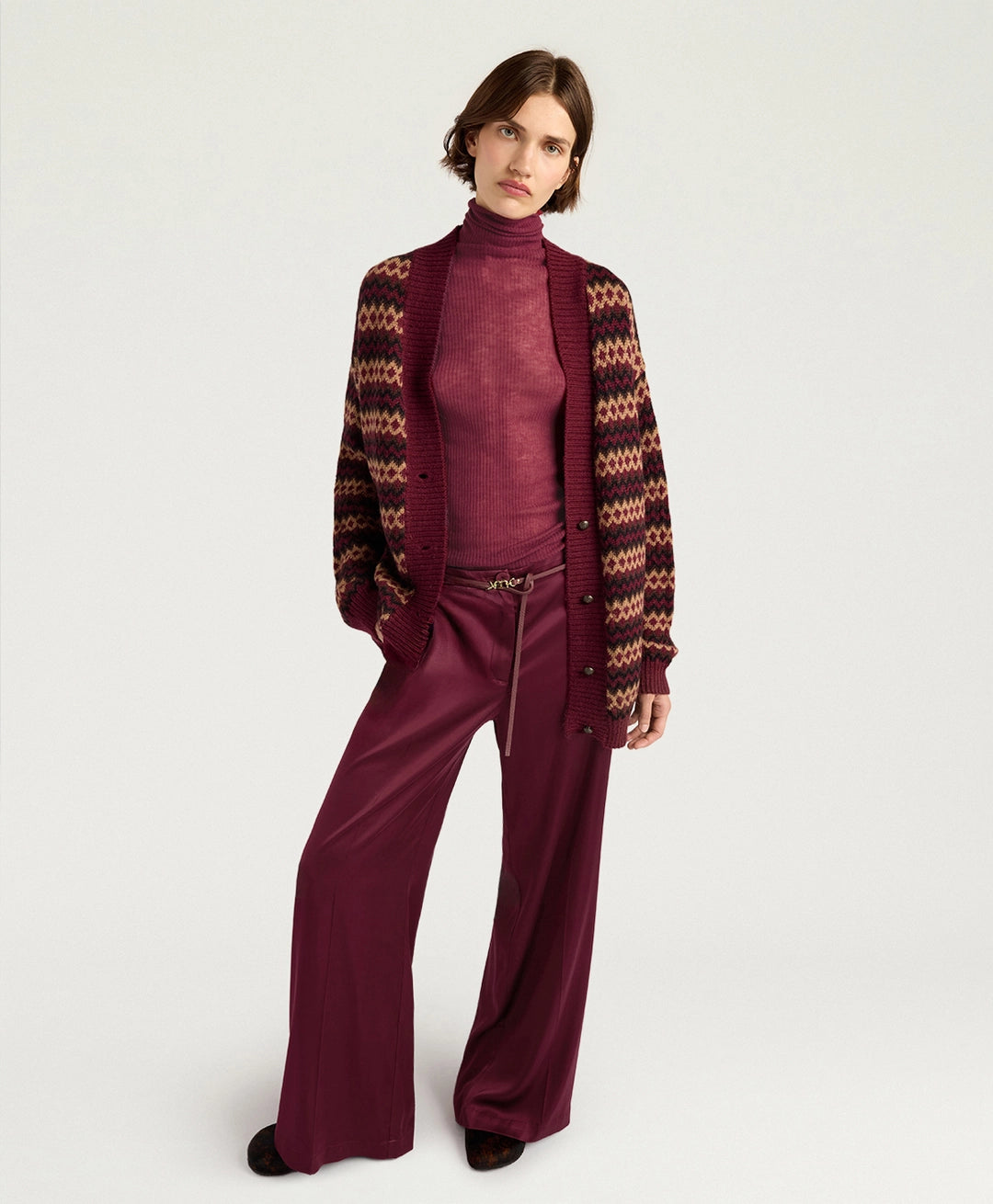 WILDE PANTS IN STRETCH VISCOSE SATIN - WINE RED