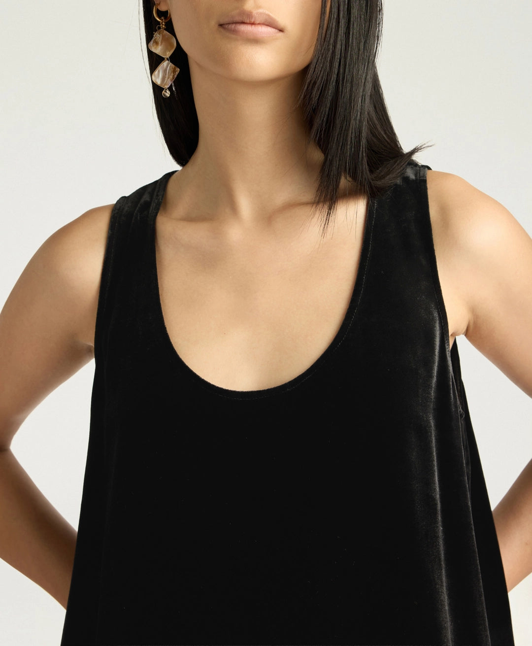 REMY TOP IN SMOOTH VELVET - BLACK