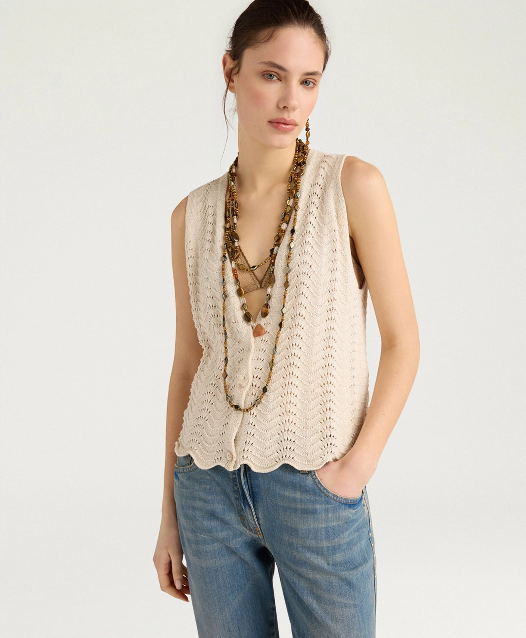 LEON GILET IN MIXED STITCH - CREAM