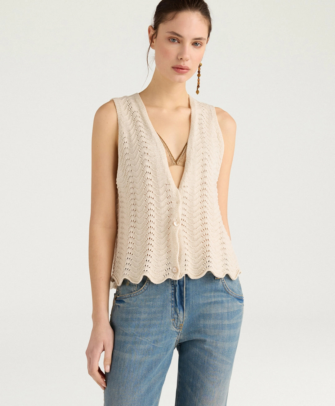 LEON GILET IN MIXED STITCH - CREAM