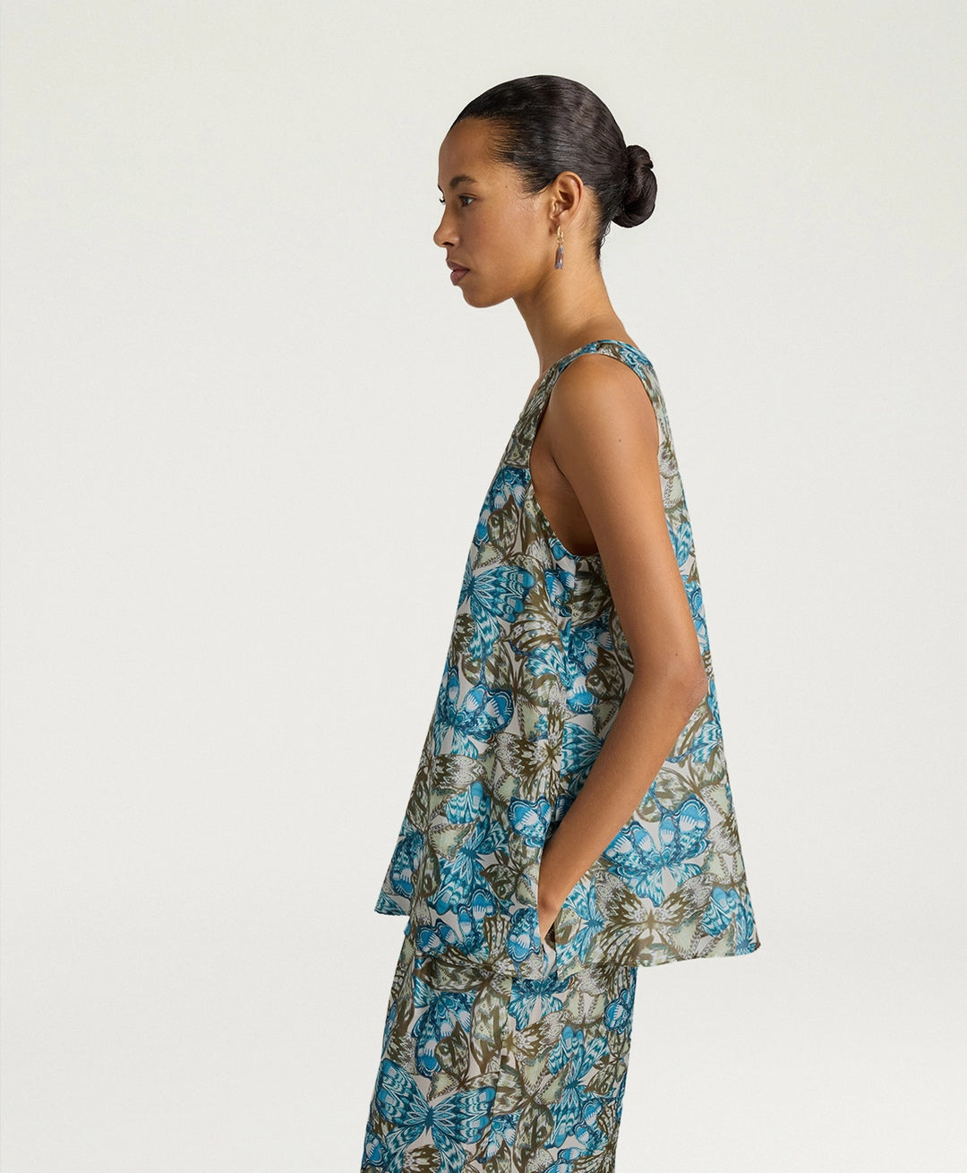 OCRA TOP IN PRINTED HABUTAI - AIR FORCE BLUE/SAGE