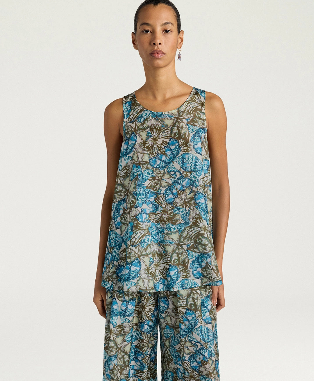 OCRA TOP IN PRINTED HABUTAI - AIR FORCE BLUE/SAGE