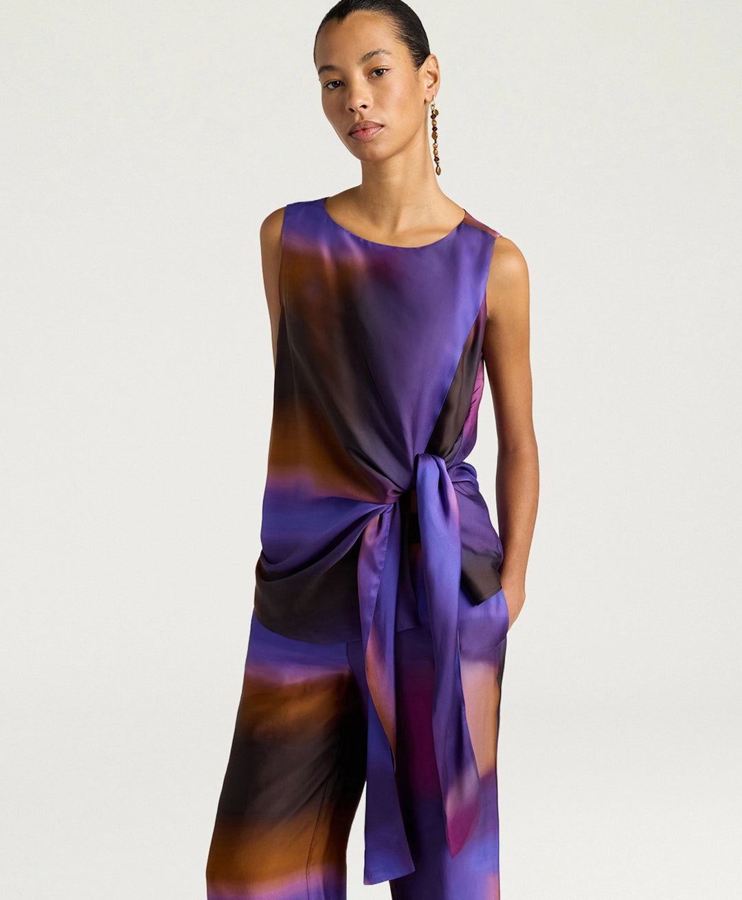 LAPIS TOP IN ALL-OVER PRINTED SATIN - IRIS/CARAMEL