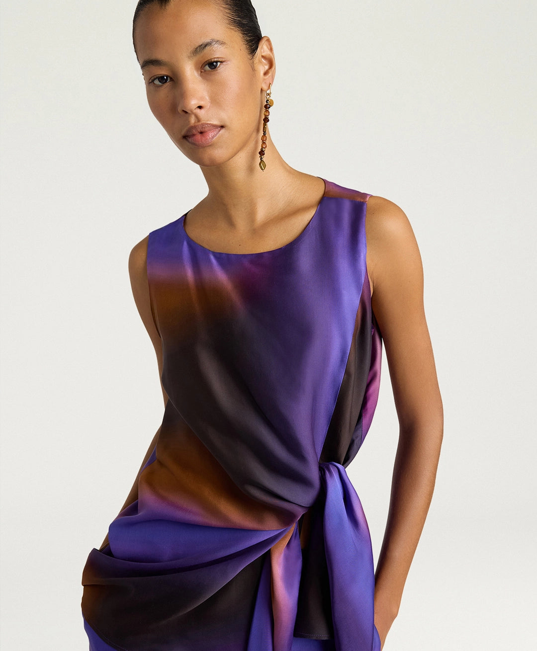 LAPIS TOP IN ALL-OVER PRINTED SATIN - IRIS/CARAMEL
