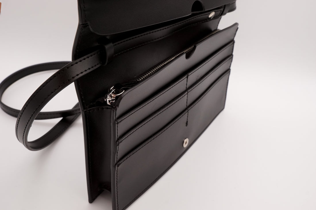 POUCH Liviana Conti