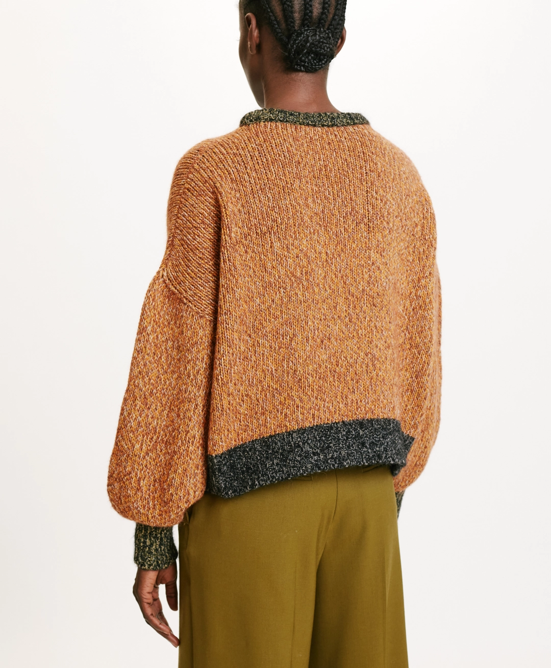 Momoni Hebi Knitwear