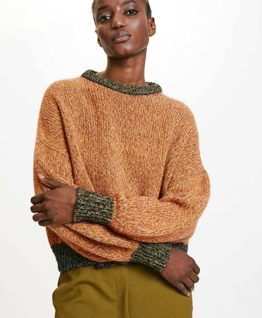 Momoni Hebi Knitwear