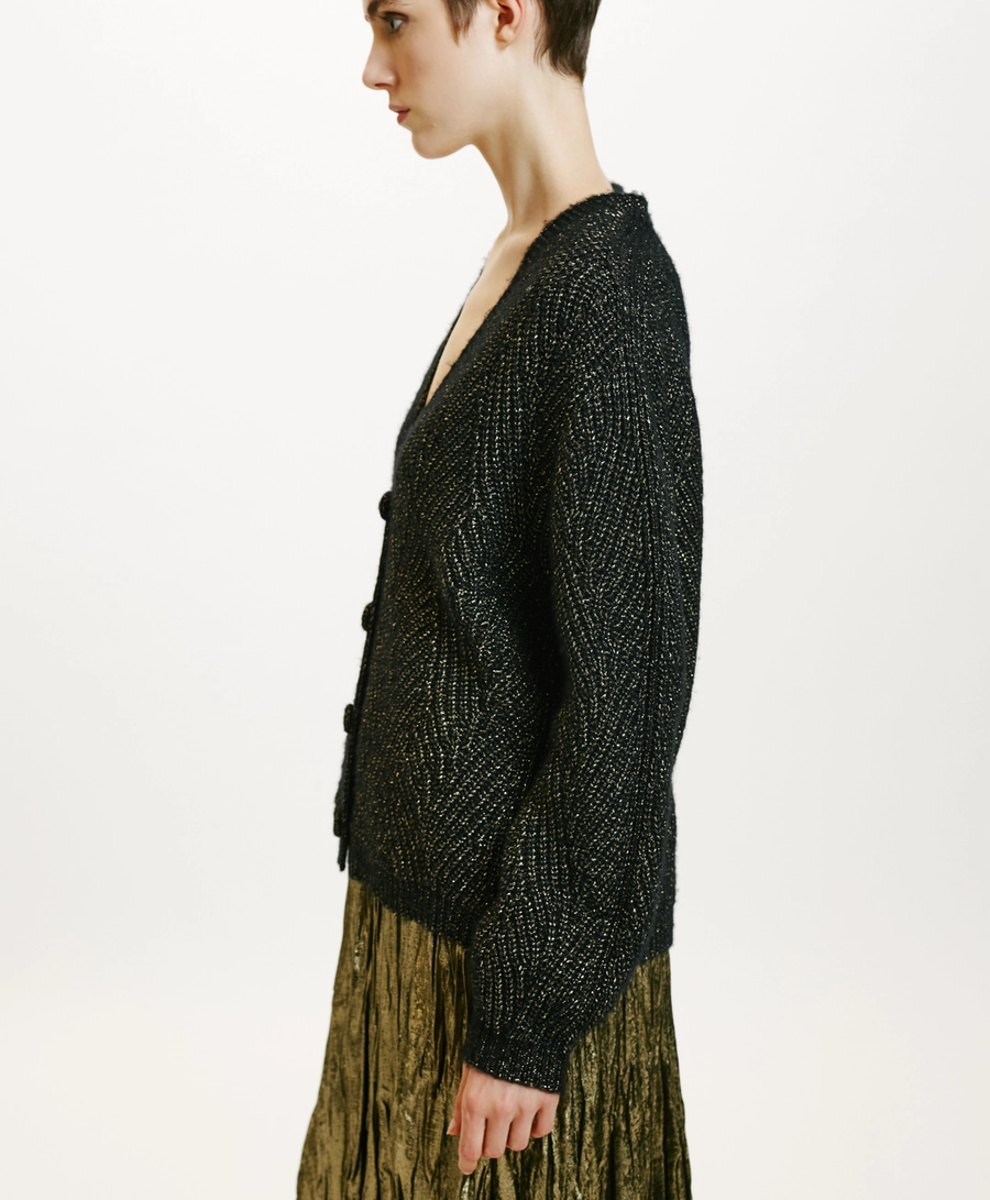 Momoni Saiki Knitwear