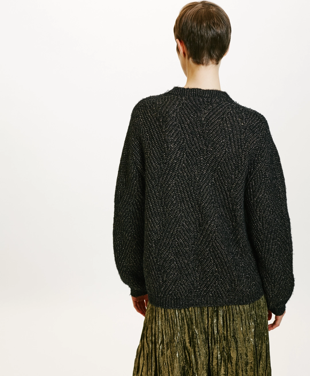 Momoni Saiki Knitwear