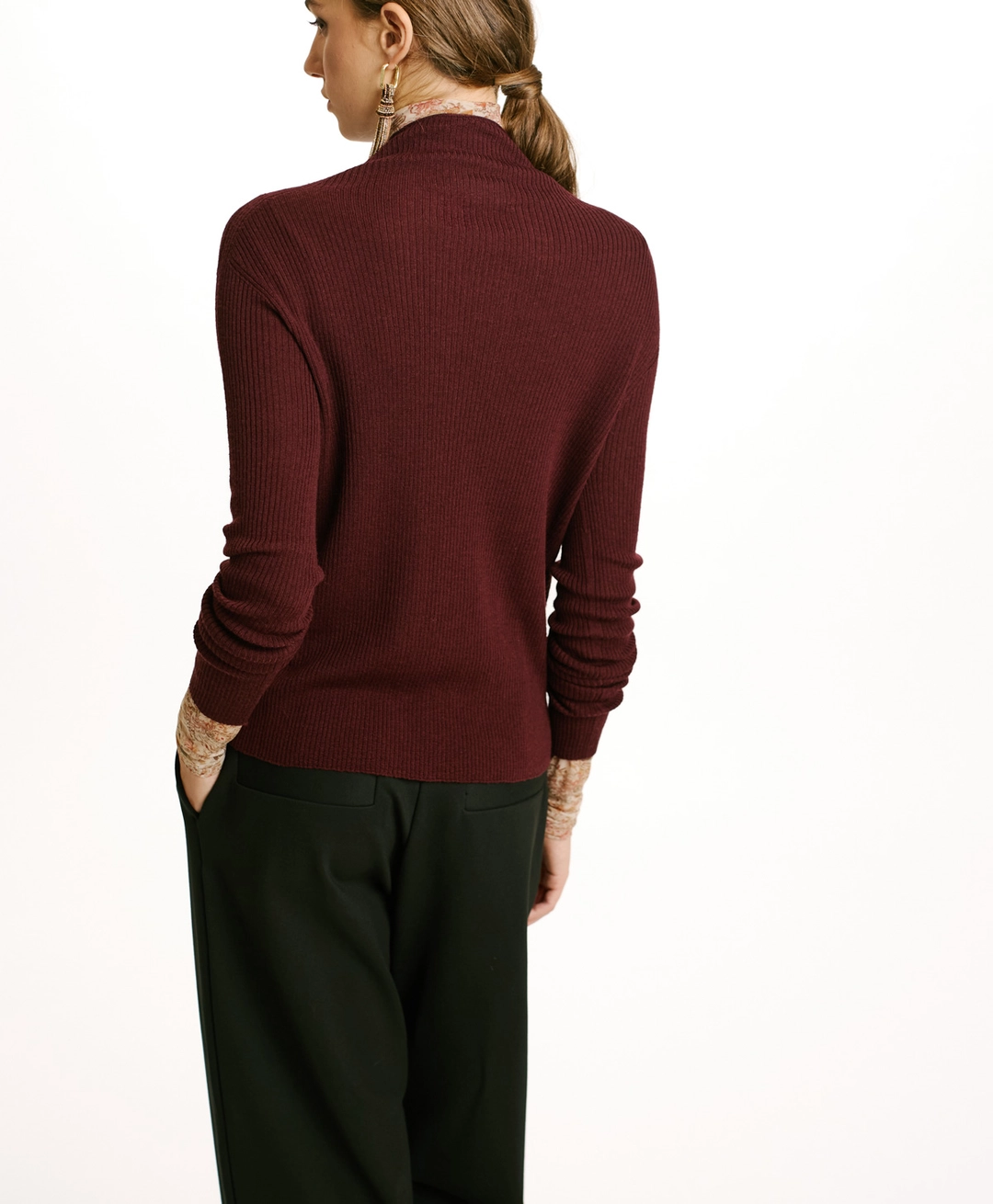 Momoni Tora Knitwear